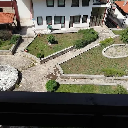 гигови Apartment